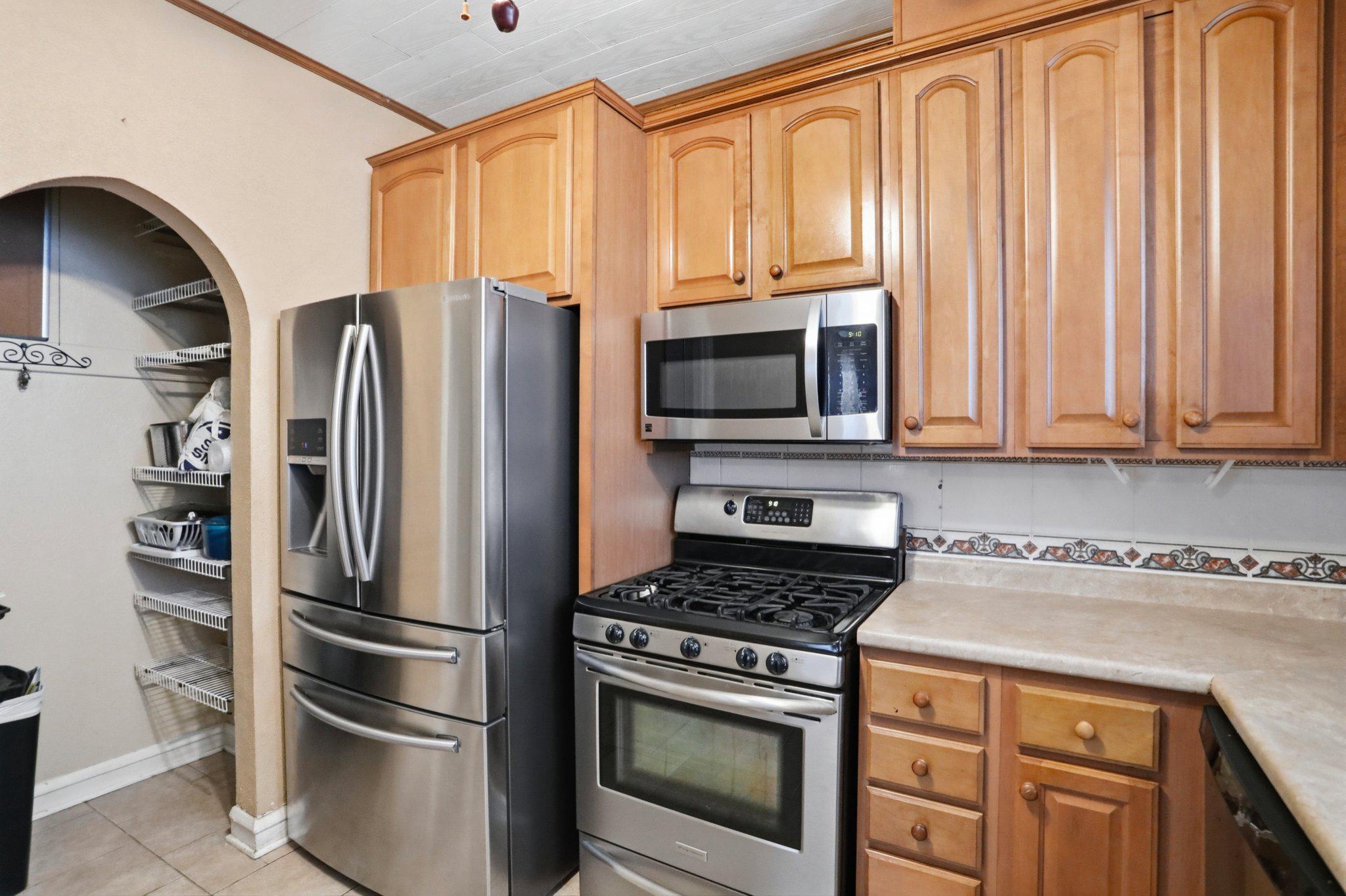 8 S Broadway Property Photo 24