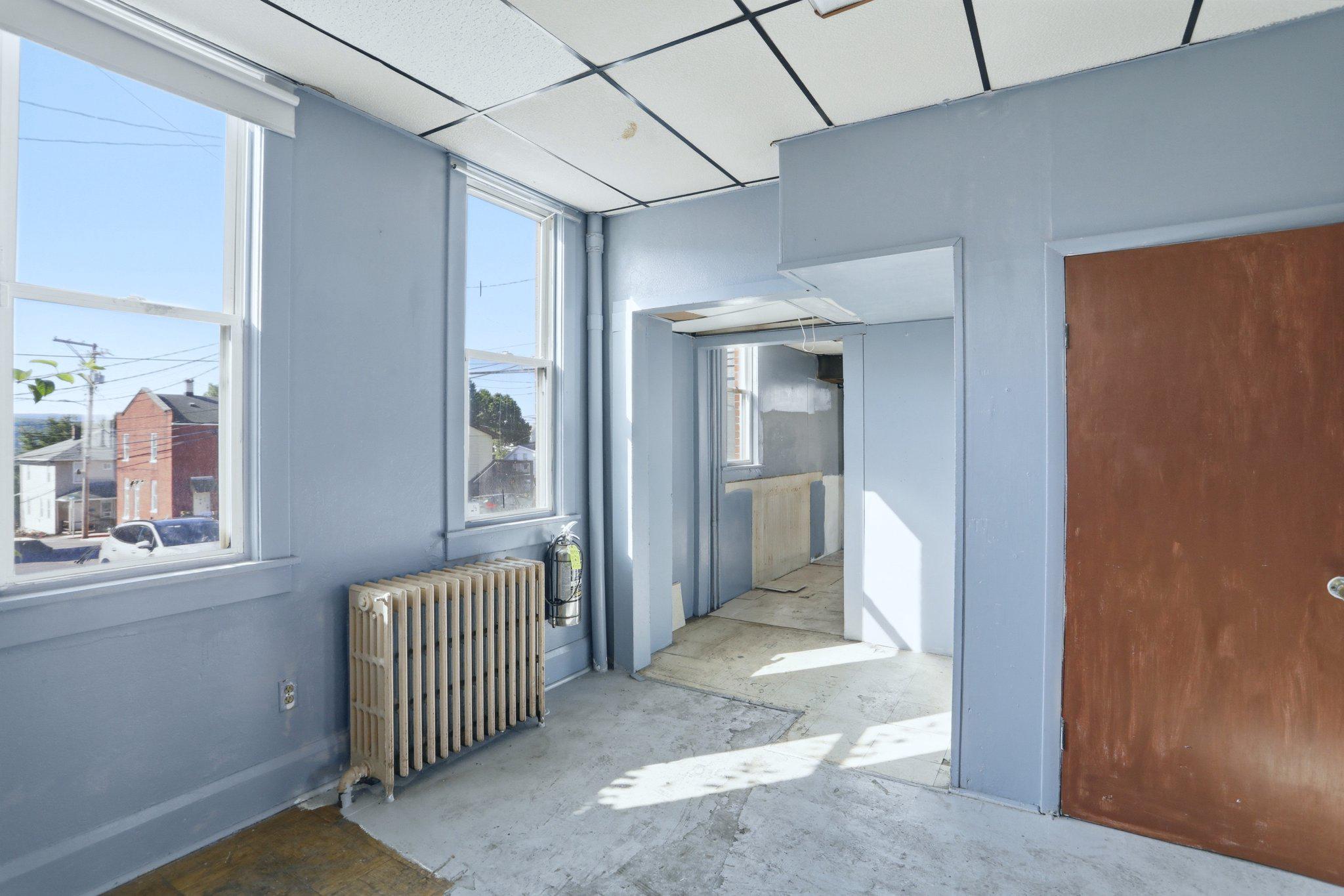 8 S Broadway Property Photo 30