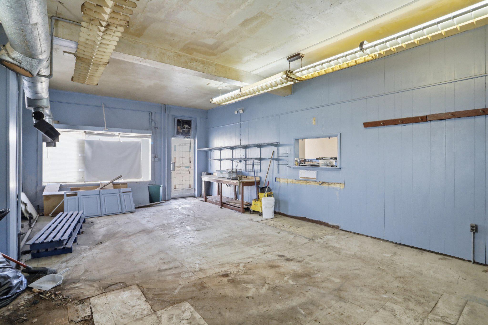 8 S Broadway Property Photo 34