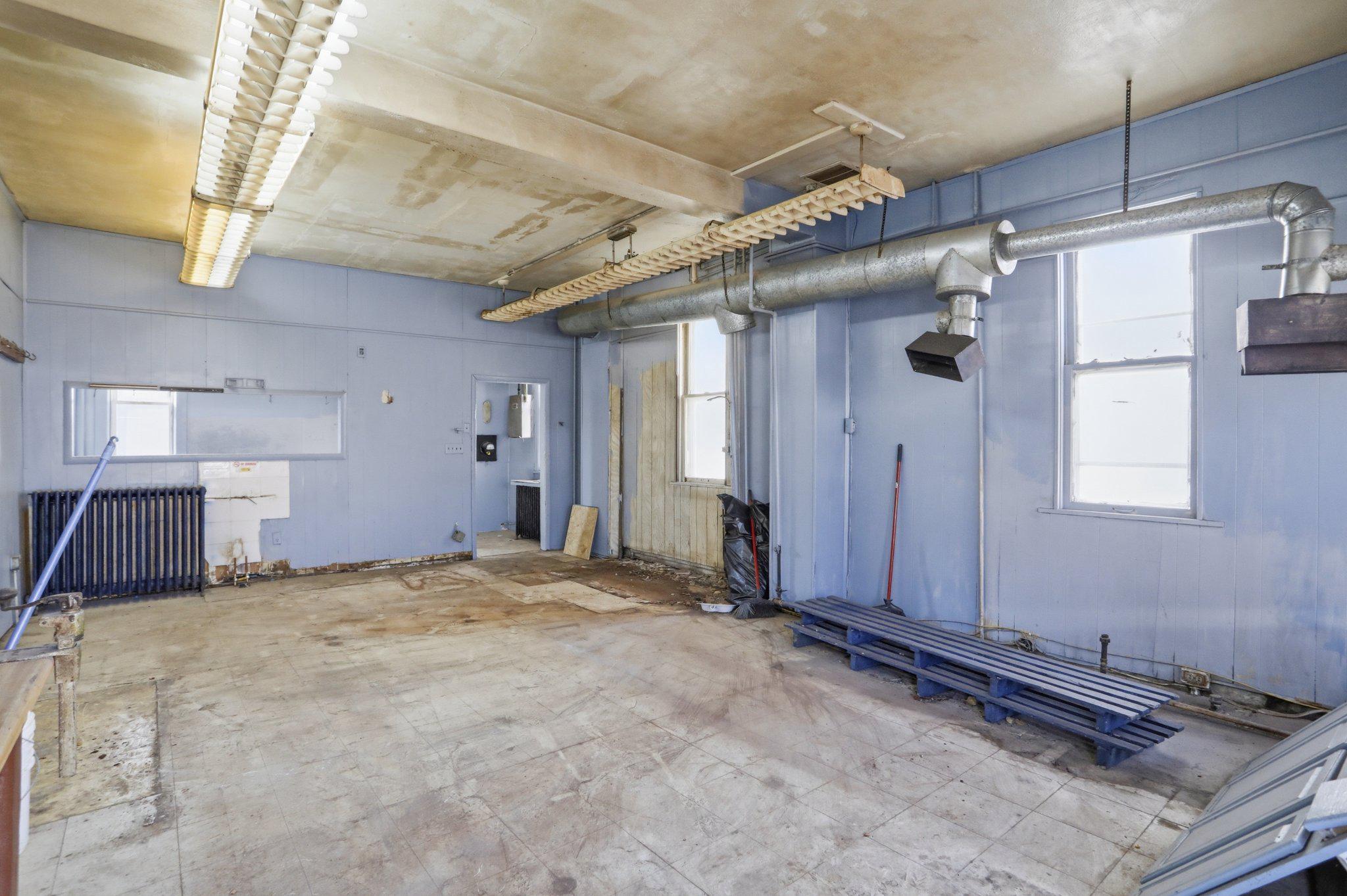 8 S Broadway Property Photo 35