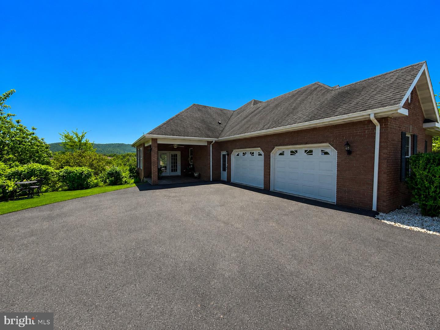 10002 Carrington Ct Property Photo 59