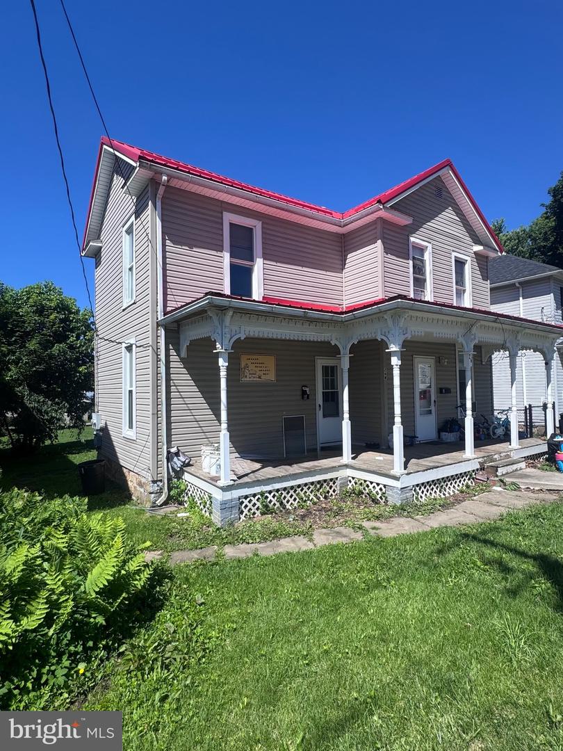 26 W COLLEGE AVE #B Property Photo 1