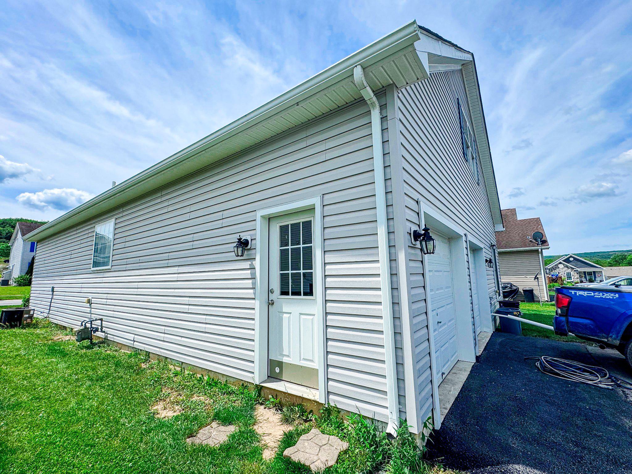 105 Heartwood Dr Property Photo 4