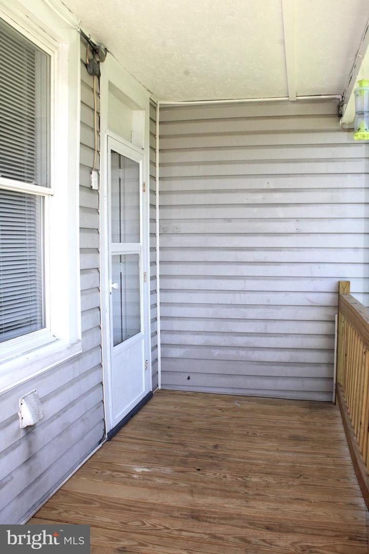 215-217 E Offutt St Property Photo 9