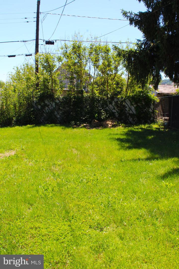 215-217 E Offutt St Property Photo 12