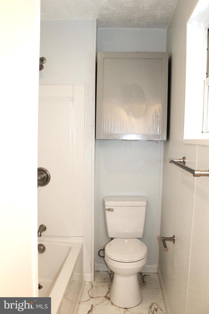 215-217 E Offutt St Property Photo 45