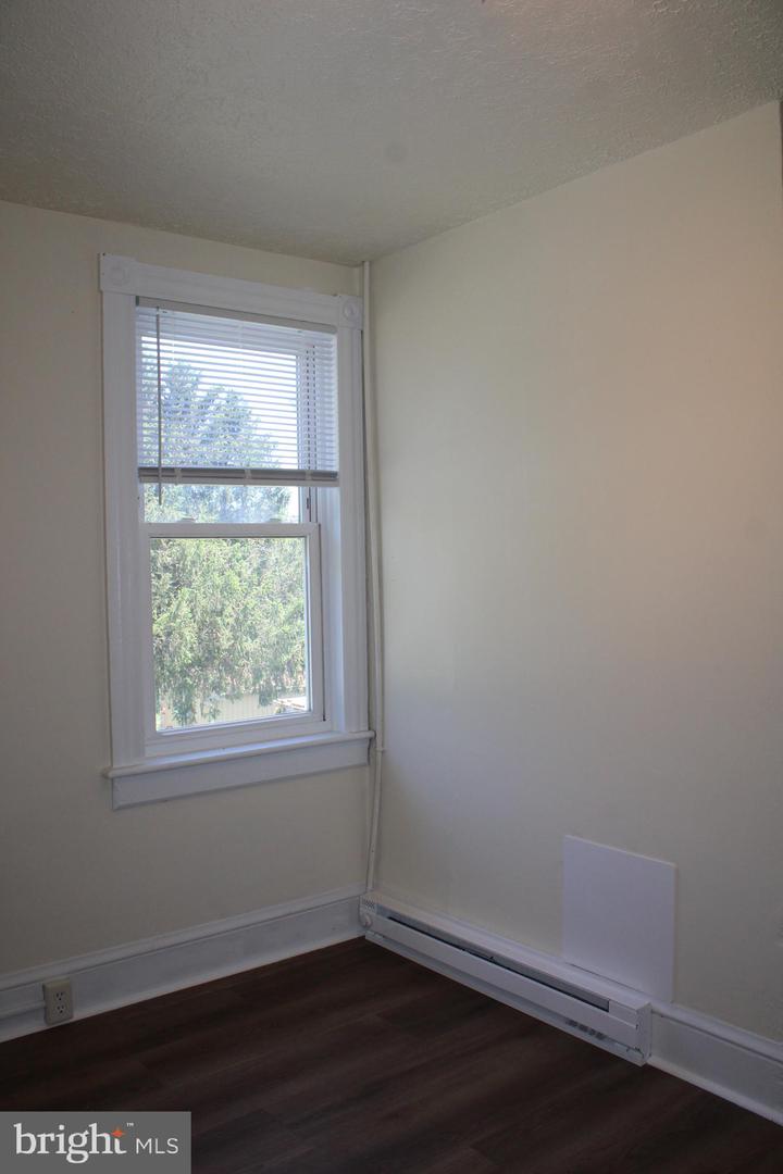 215-217 E Offutt St Property Photo 52