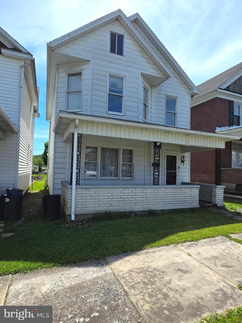 137 Humbird St Property Photo 1