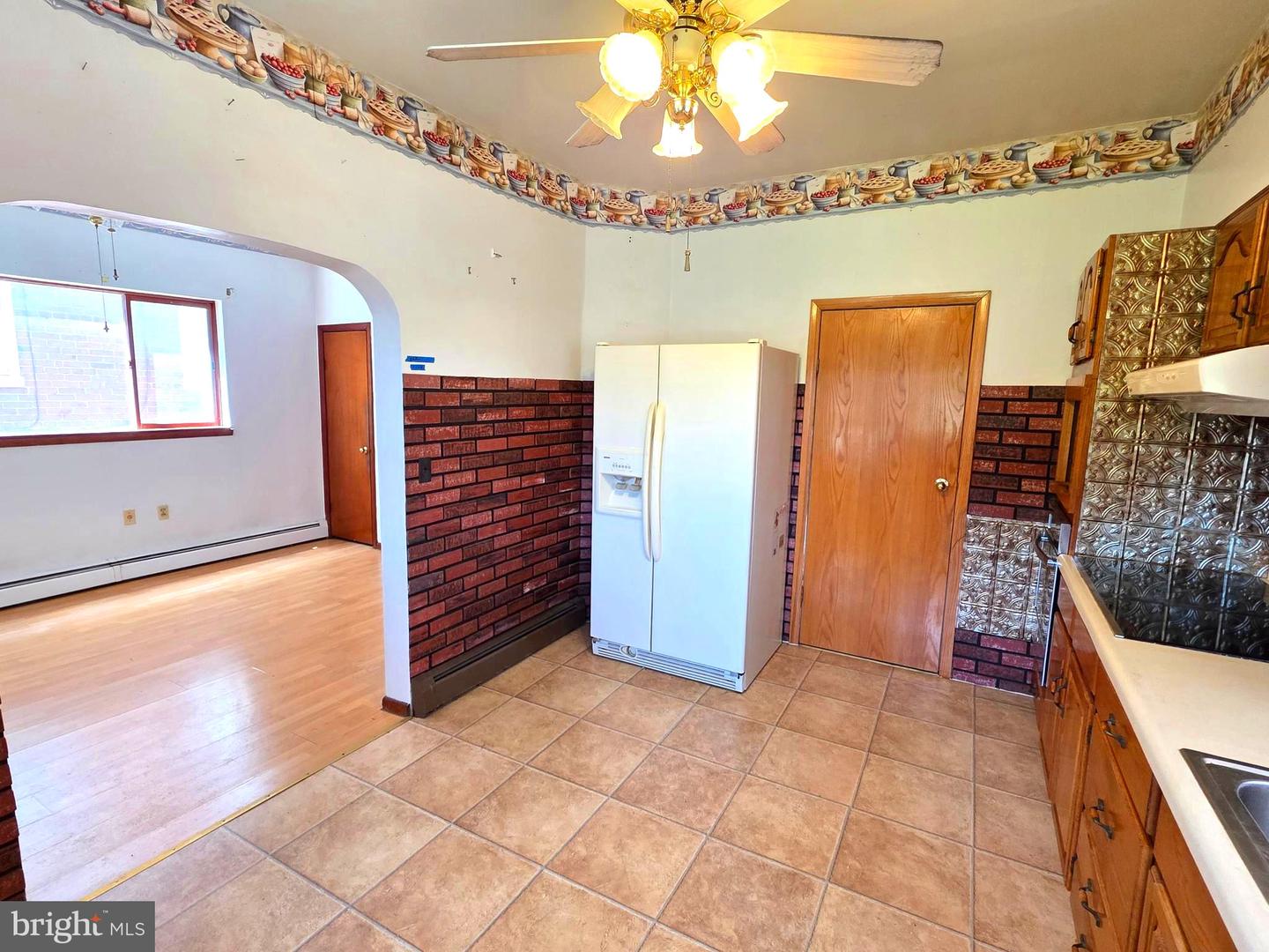 137 Humbird St Property Photo 9