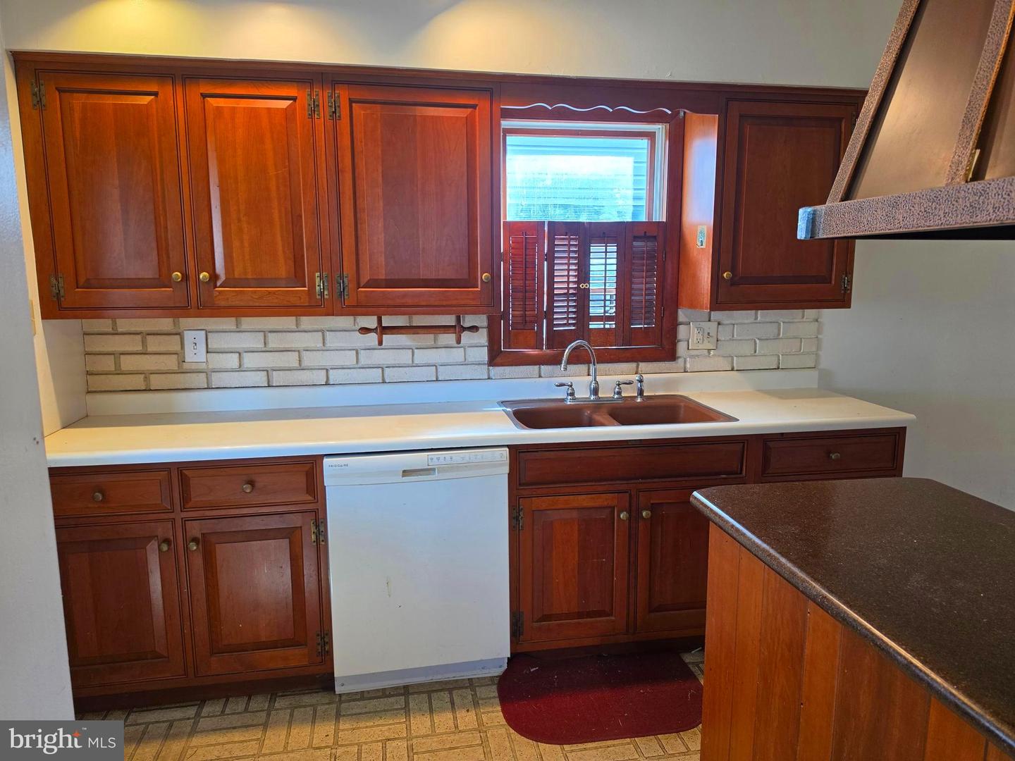 70 S Broadway Property Photo 8