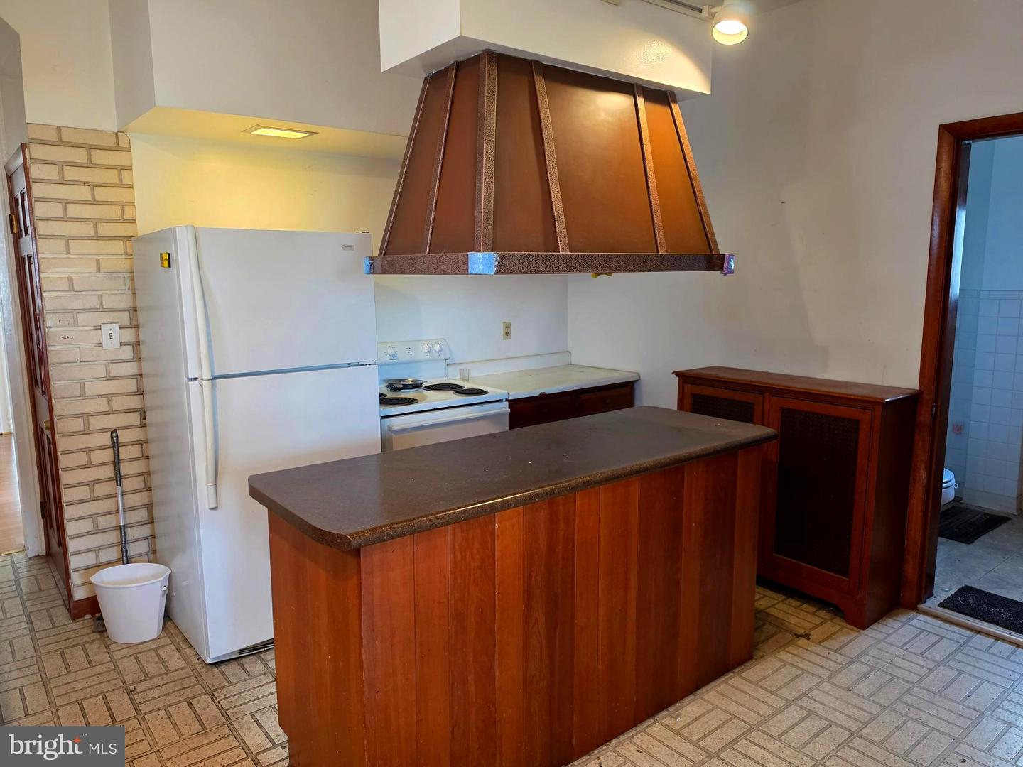 70 S Broadway Property Photo 9