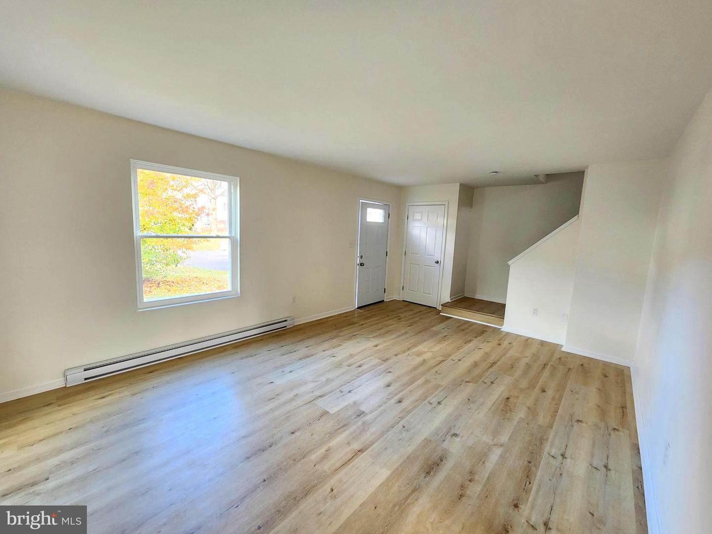 14308-l Greenfield Cres Sw Property Photo 4