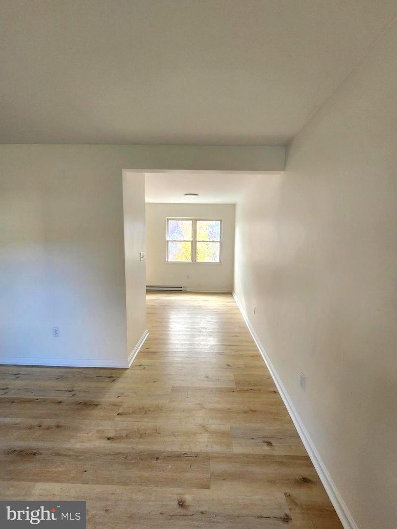 14308-l Greenfield Cres Sw Property Photo 5