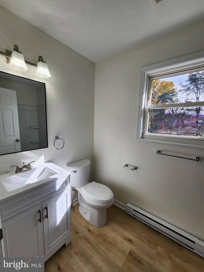 14308-l Greenfield Cres Sw Property Photo 8