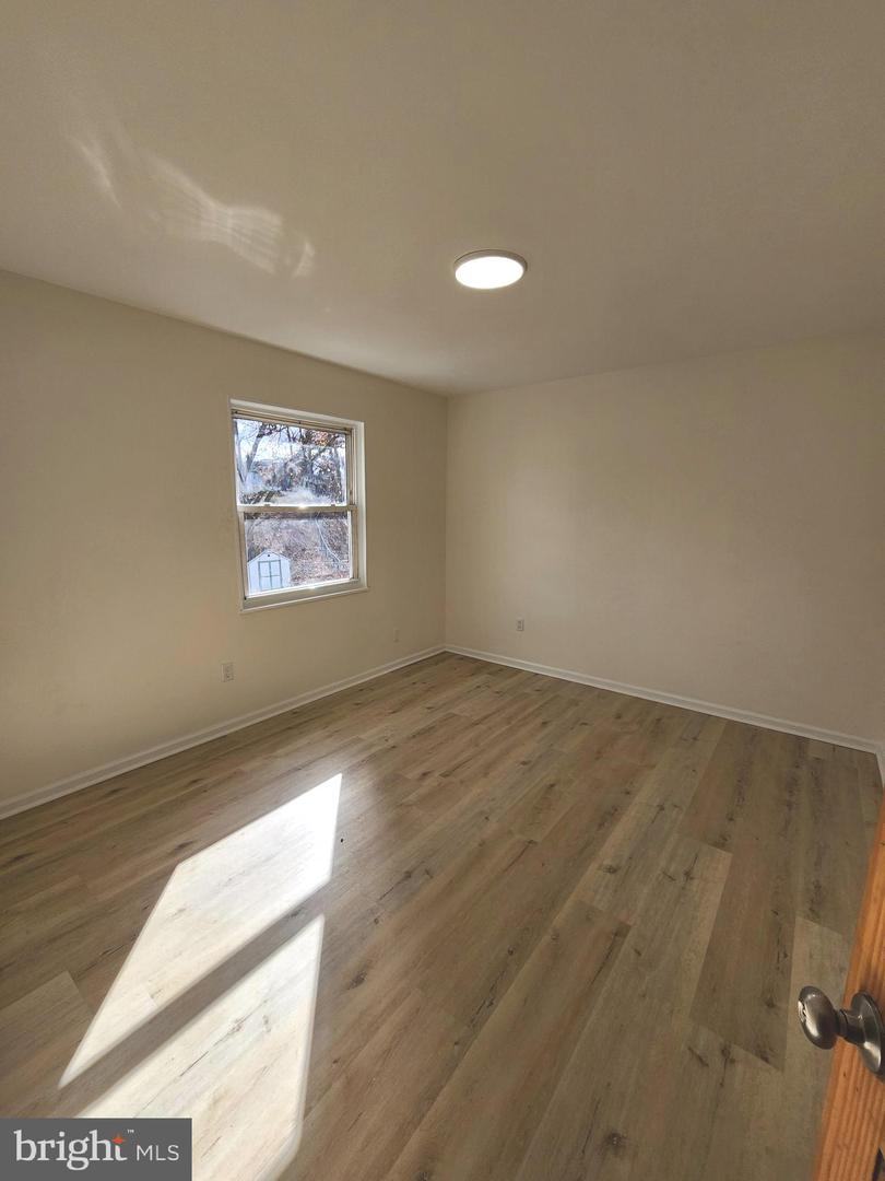 14308-l Greenfield Cres Sw Property Photo 11