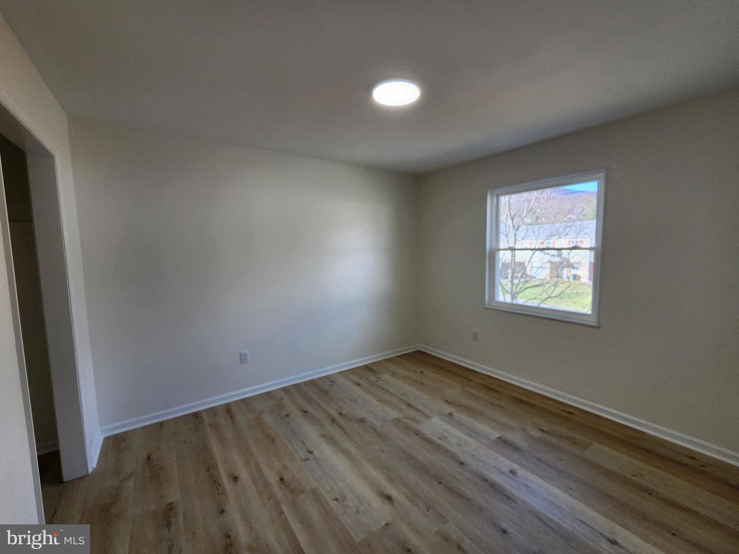 14308-l Greenfield Cres Sw Property Photo 13