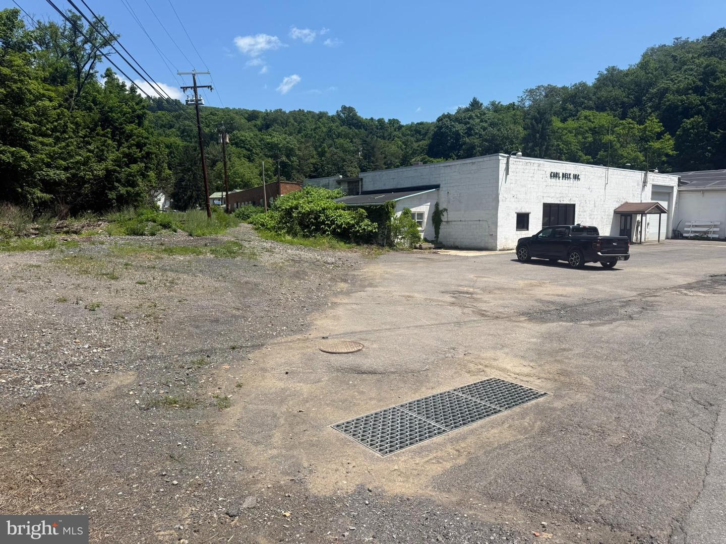 208 MAIN ST
