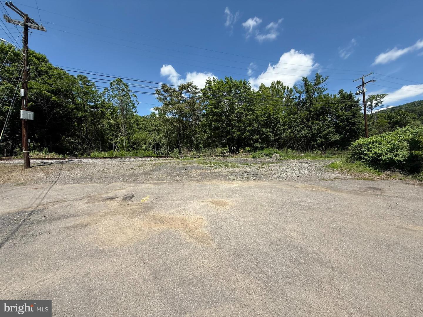 208 Main St Property Photo 2