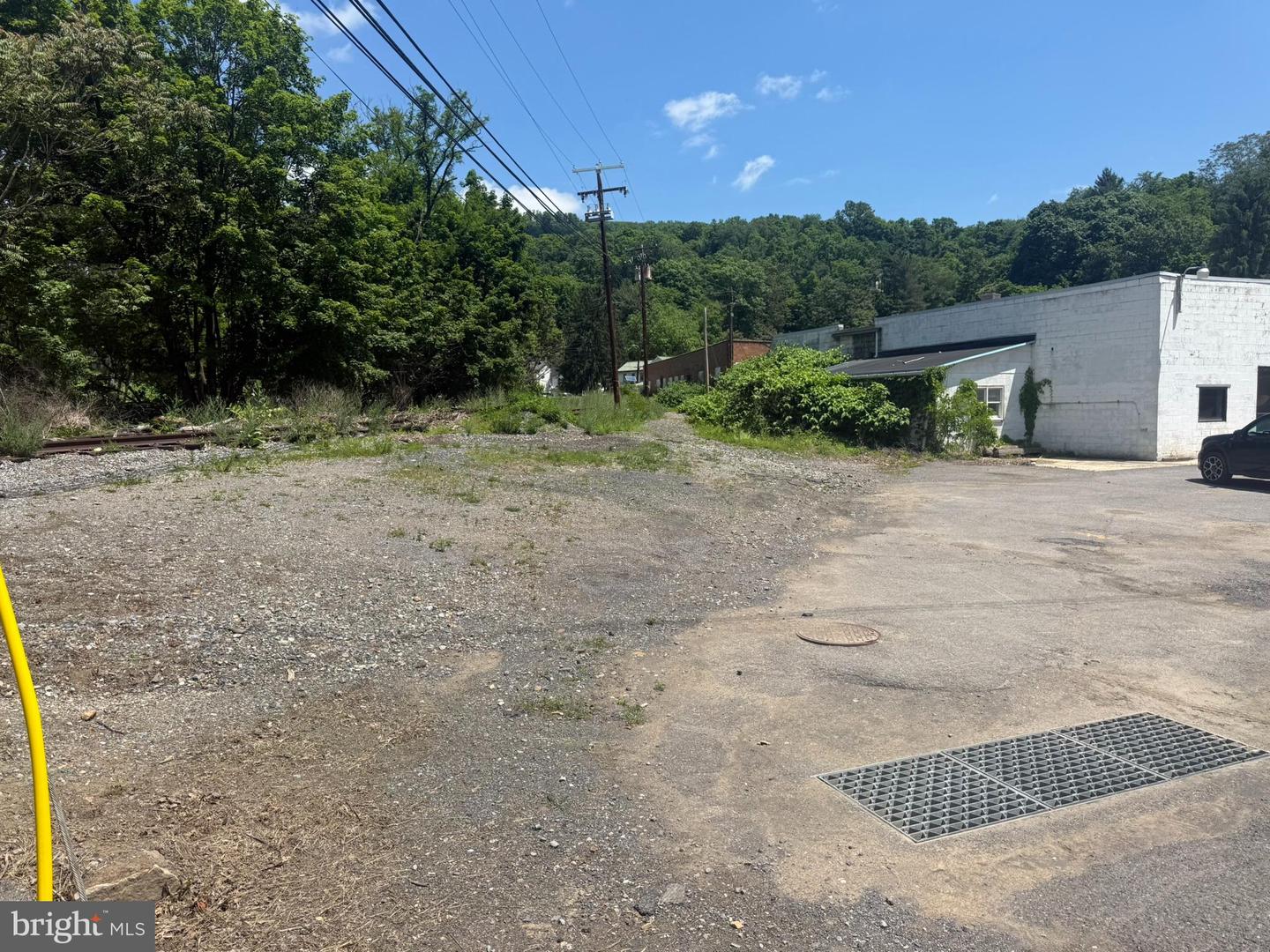 208 Main St Property Photo 5