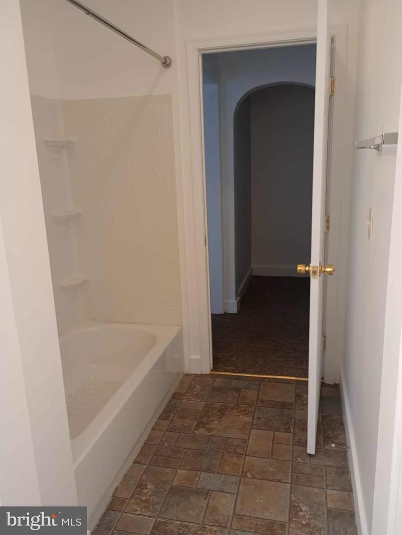 2 Altamont Ter Property Photo 5