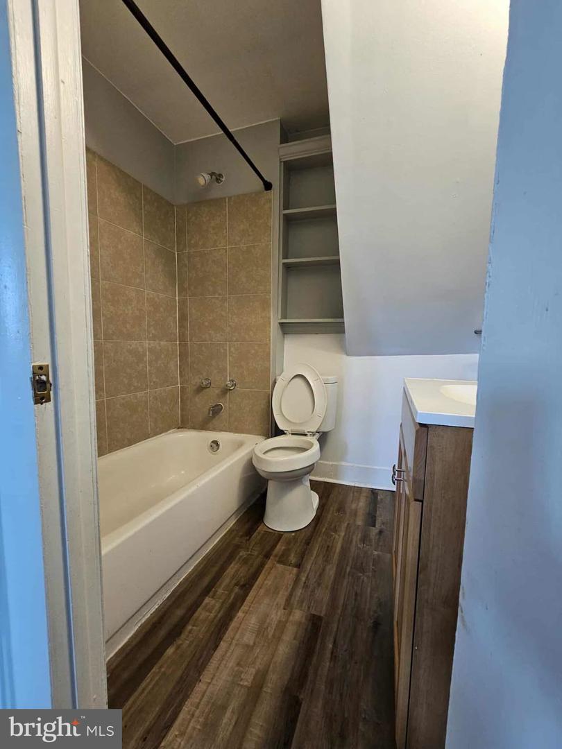 2 Altamont Ter Property Photo 7