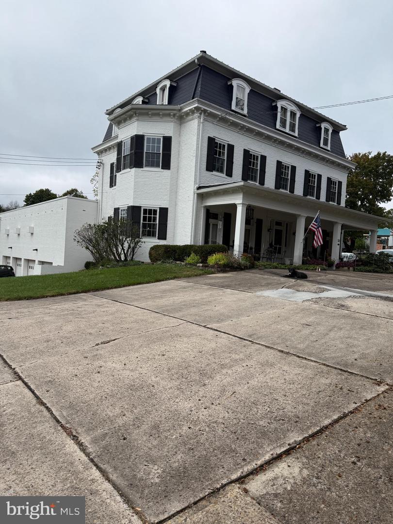 58 Frost Ave Property Photo 2