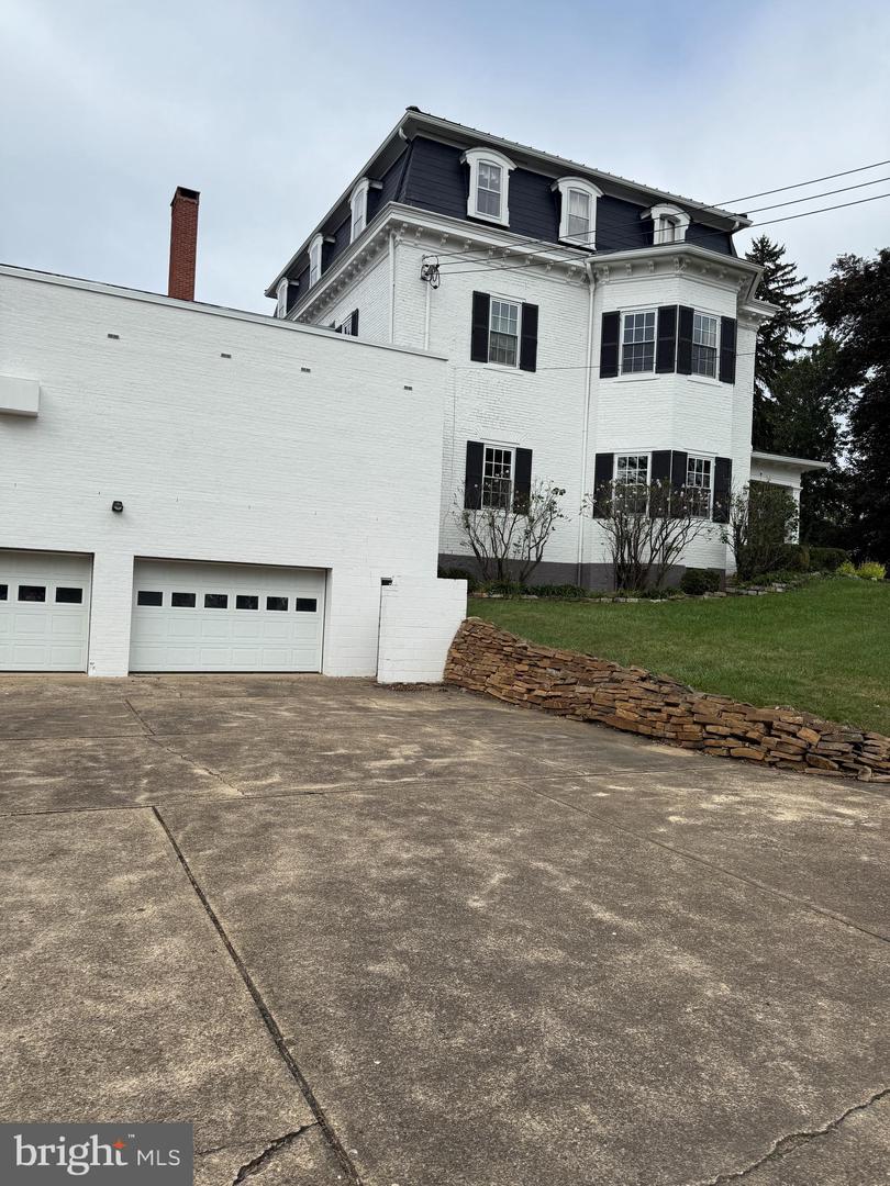 58 Frost Ave Property Photo 7