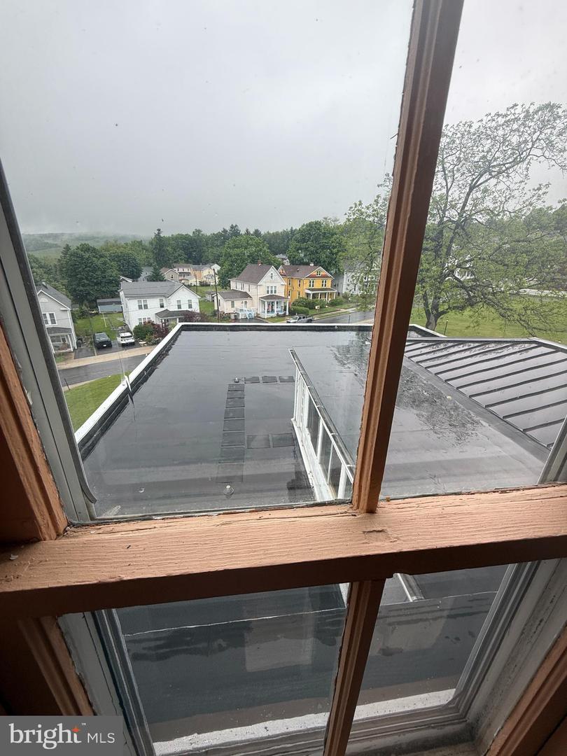 58 Frost Ave Property Photo 11