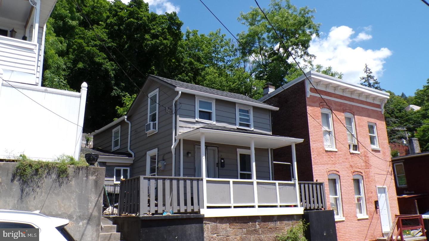 7 Bellevue St Property Photo 2