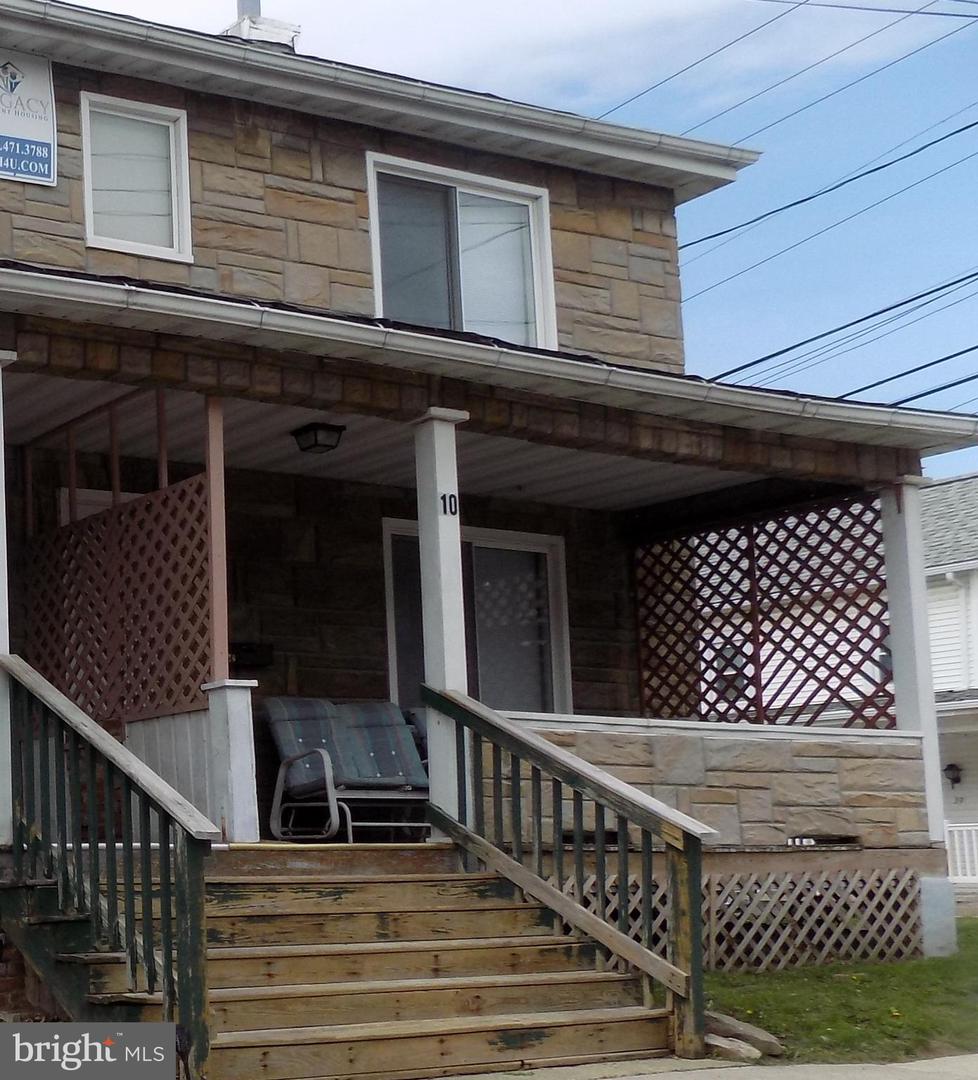 70 E College Ave Property Photo 4