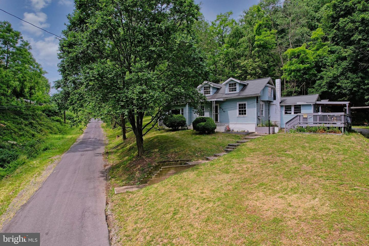 302 Wills Creek Ave Property Photo 2