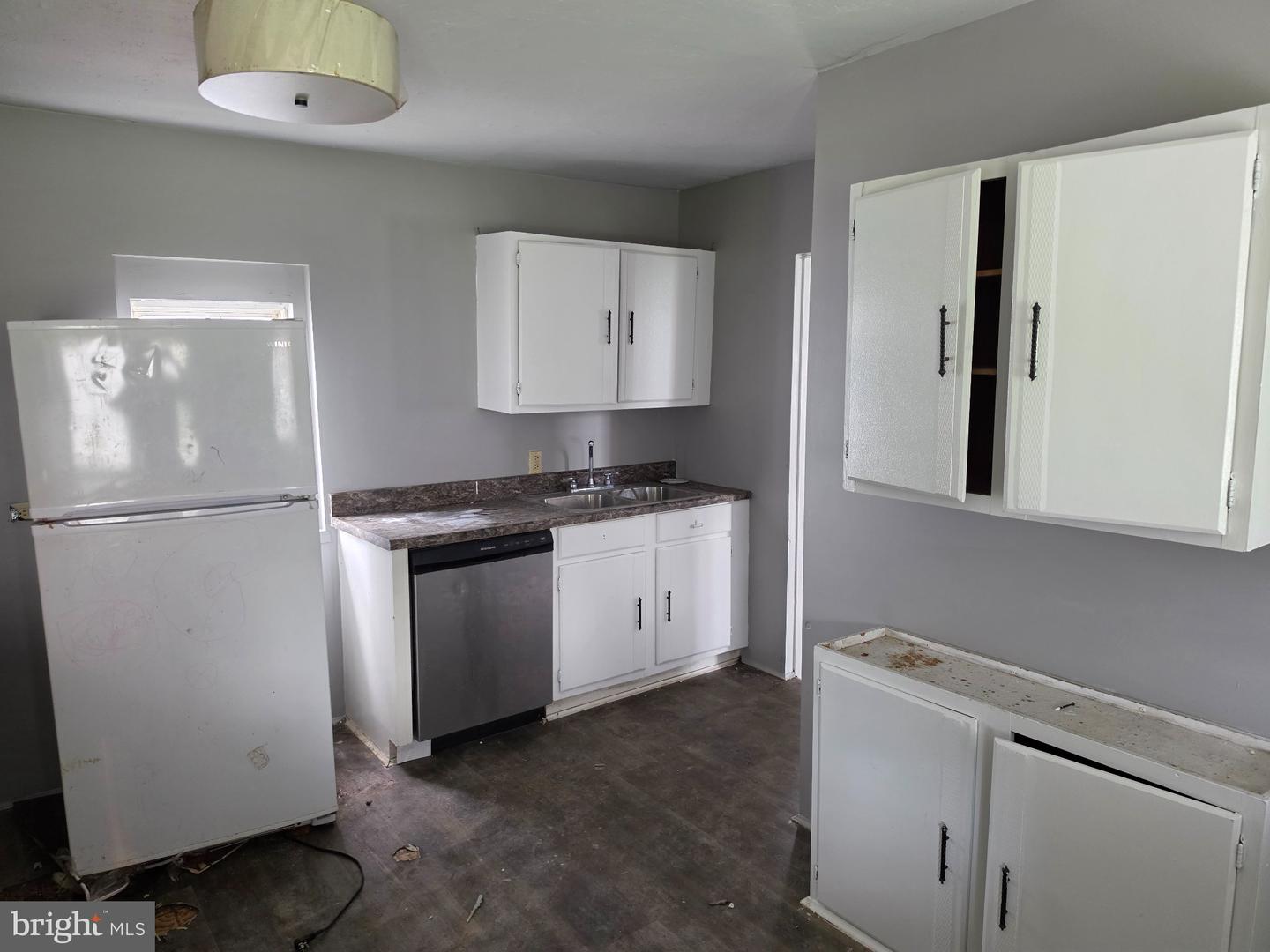 216 Valley St Property Photo 5