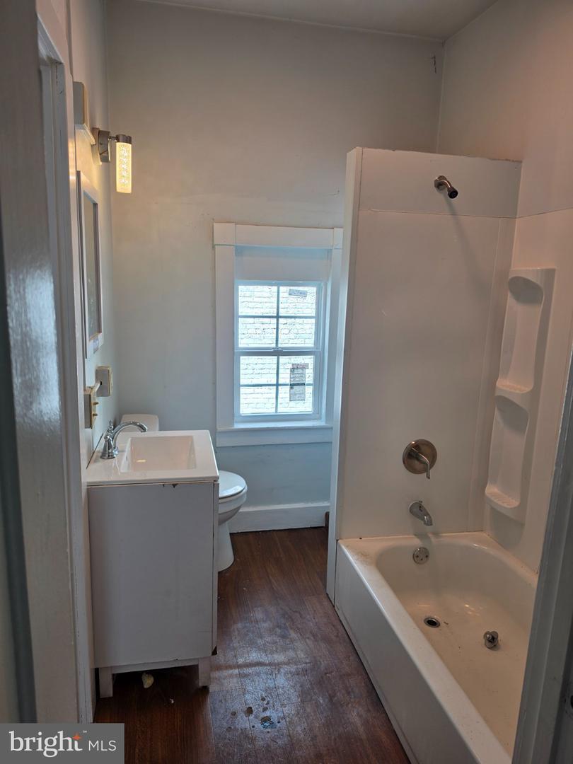 216 Valley St Property Photo 11