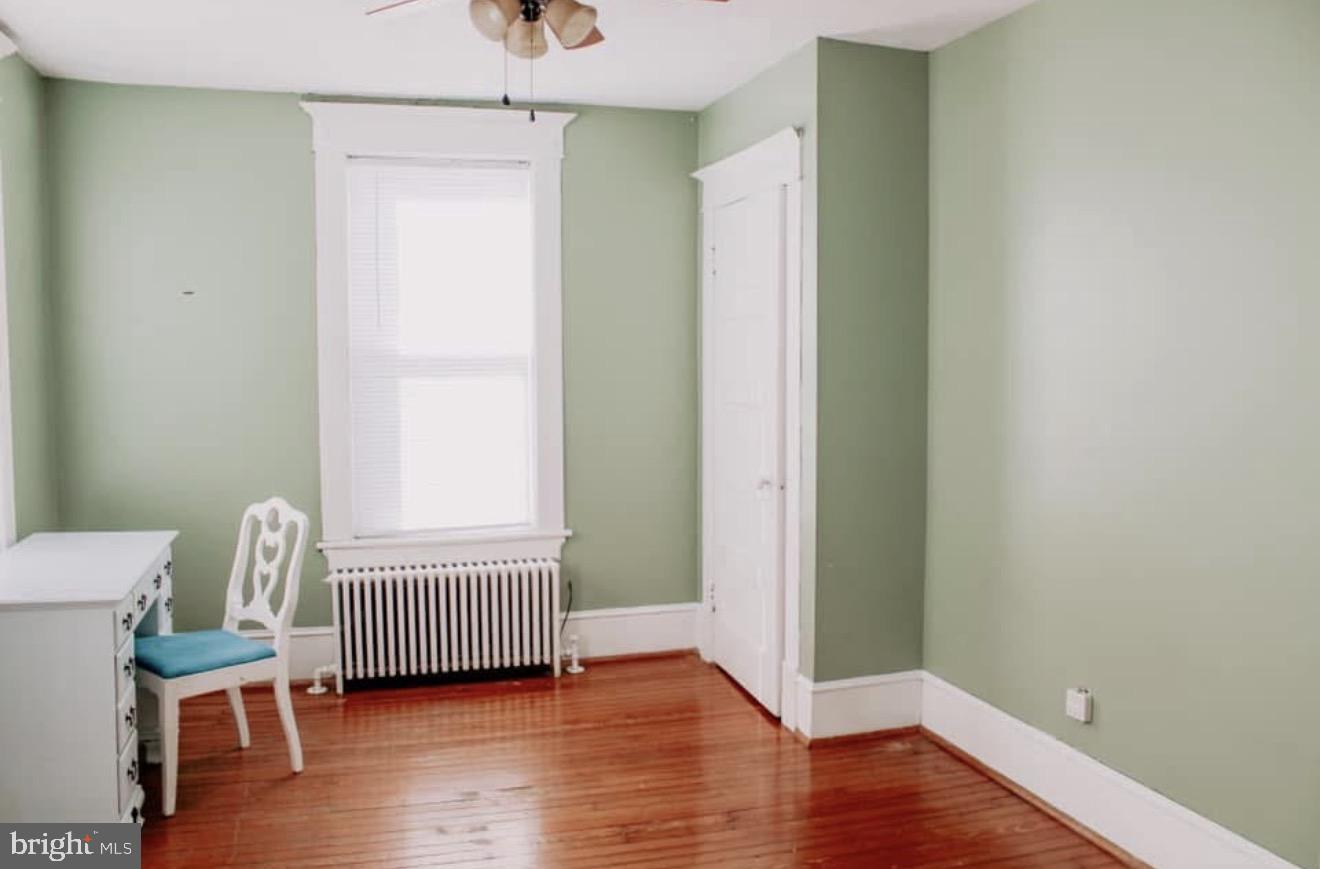 39 S Broadway St Property Photo 15