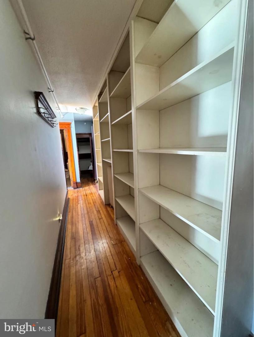 39 S Broadway St Property Photo 34