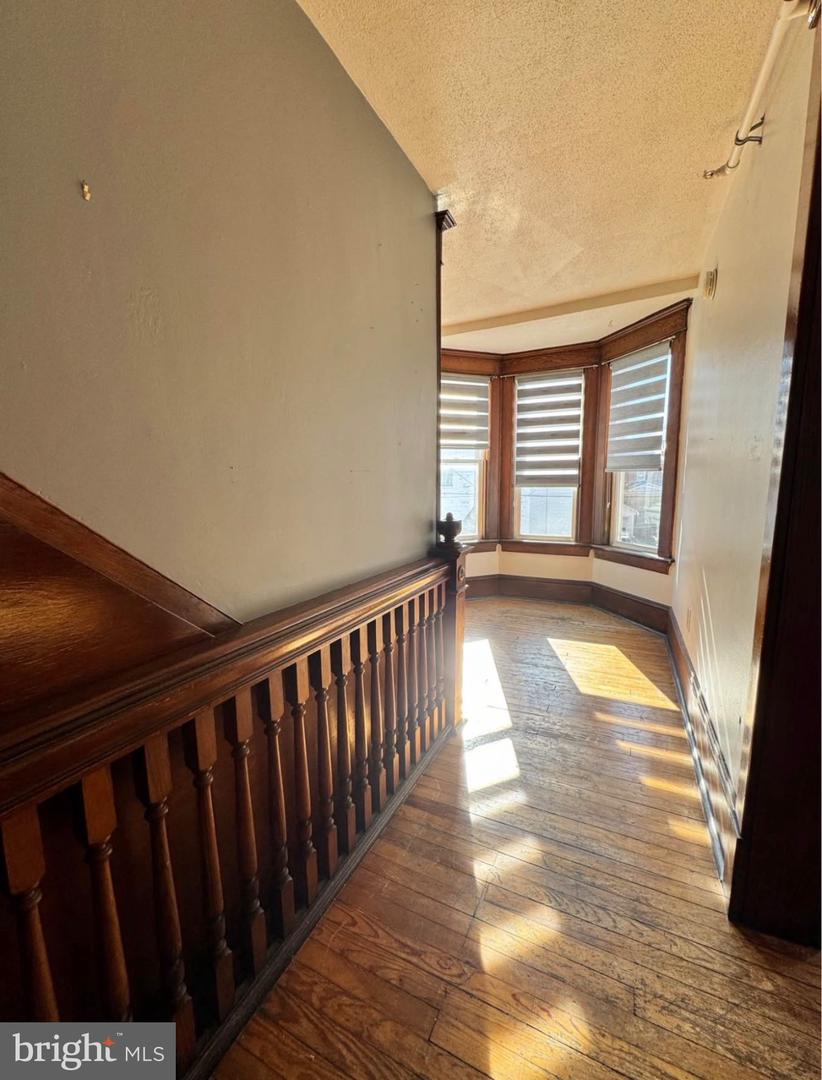 39 S Broadway St Property Photo 36