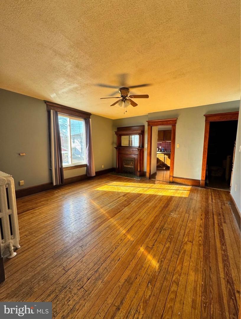 39 S Broadway St Property Photo 37