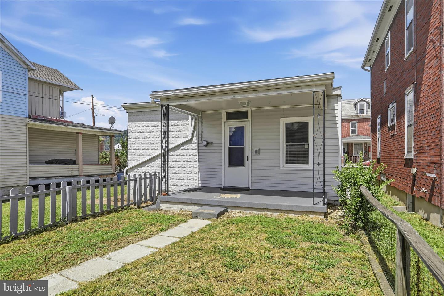 416 Race St Property Photo 23