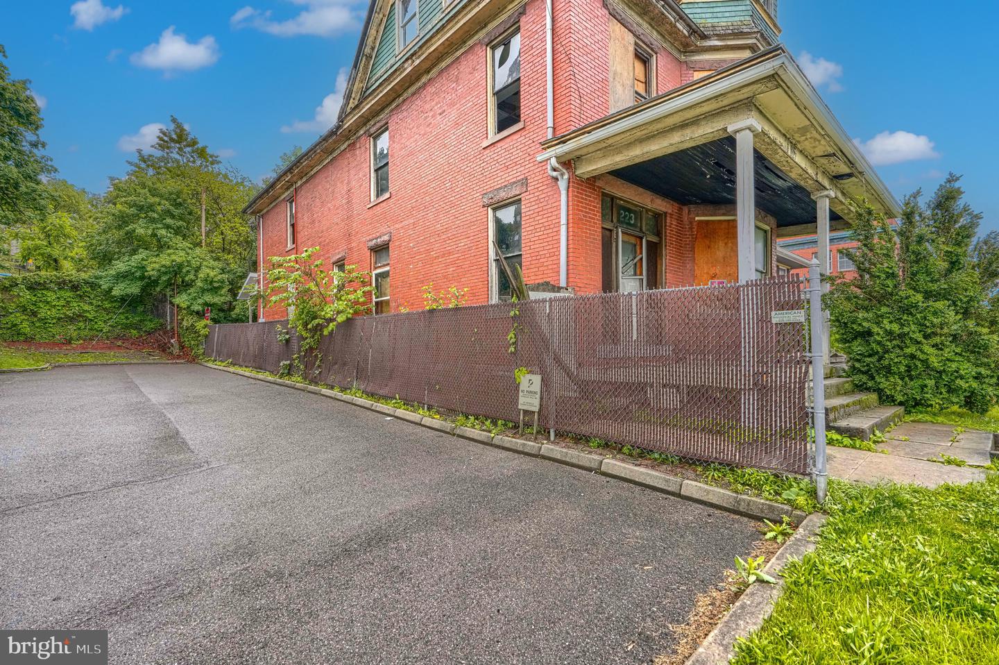 223 Baltimore Ave Property Photo 22
