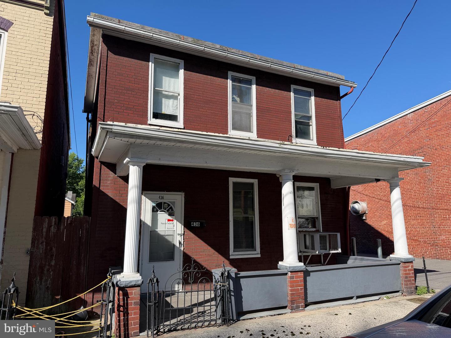 436 Columbia St Property Photo 1