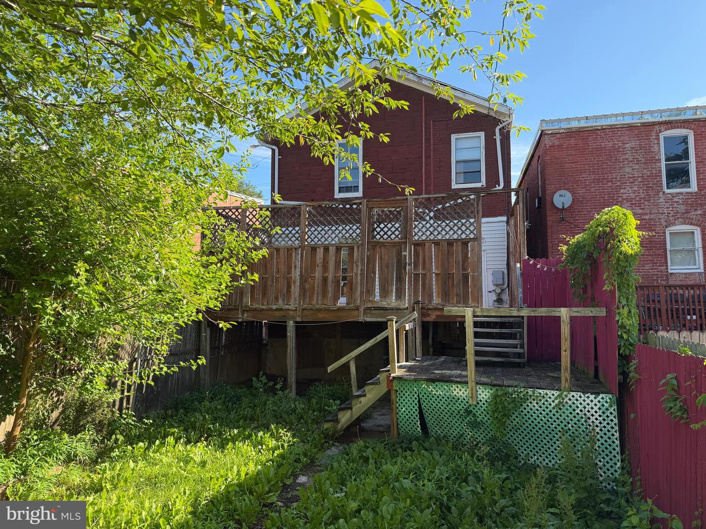 436 Columbia St Property Photo 3