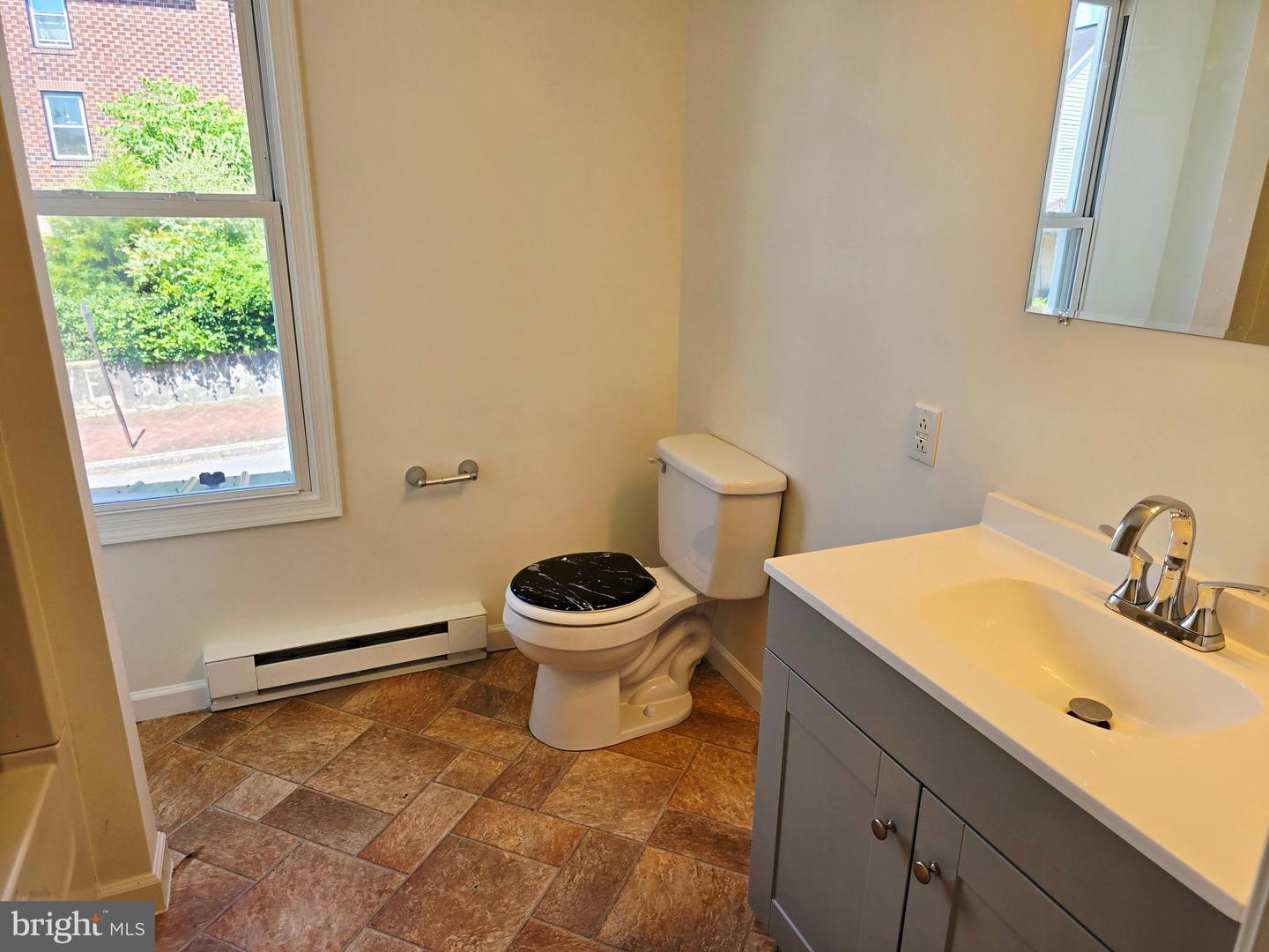 229 Carroll St Property Photo 23