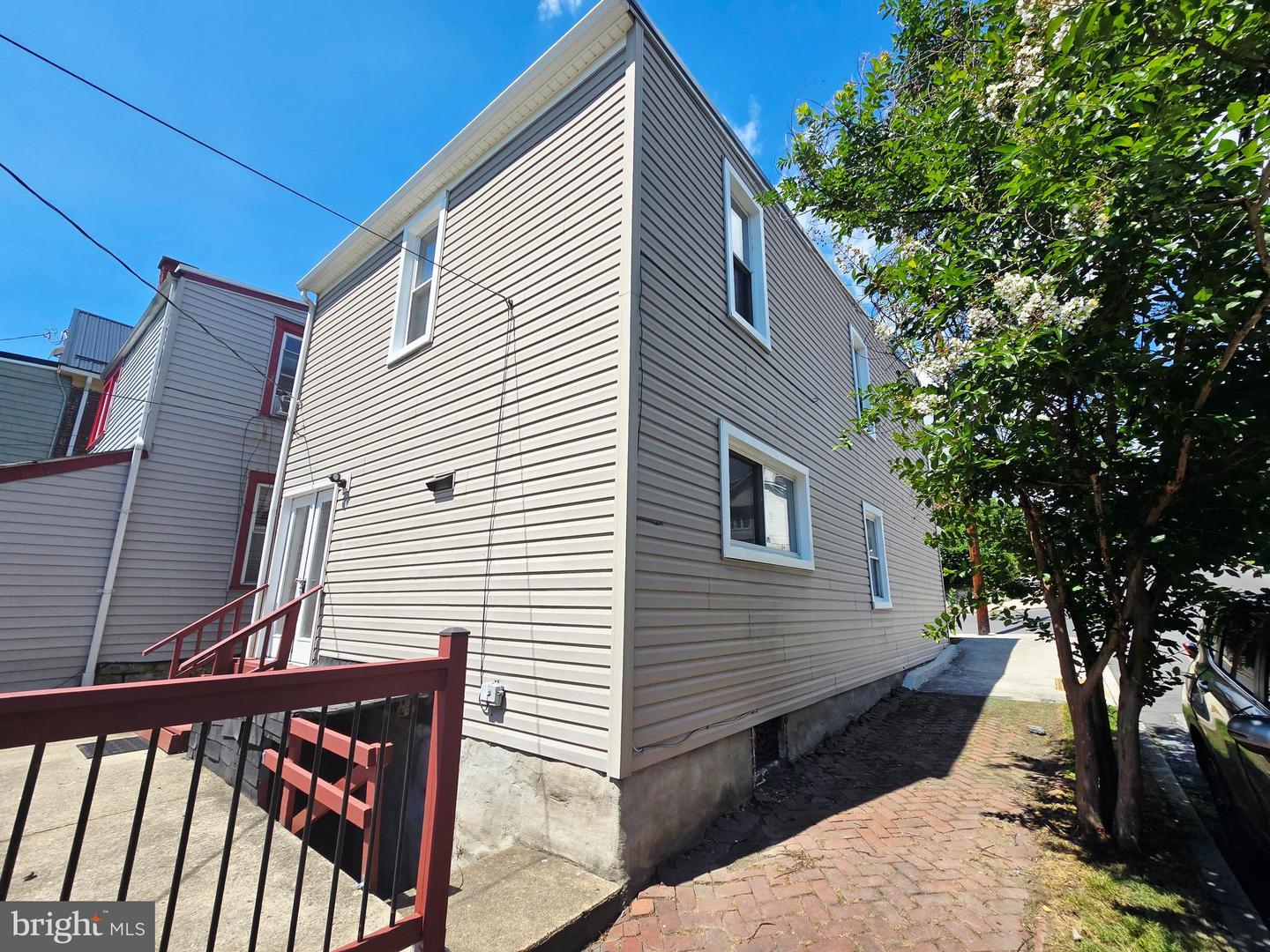 229 Carroll St Property Photo 26