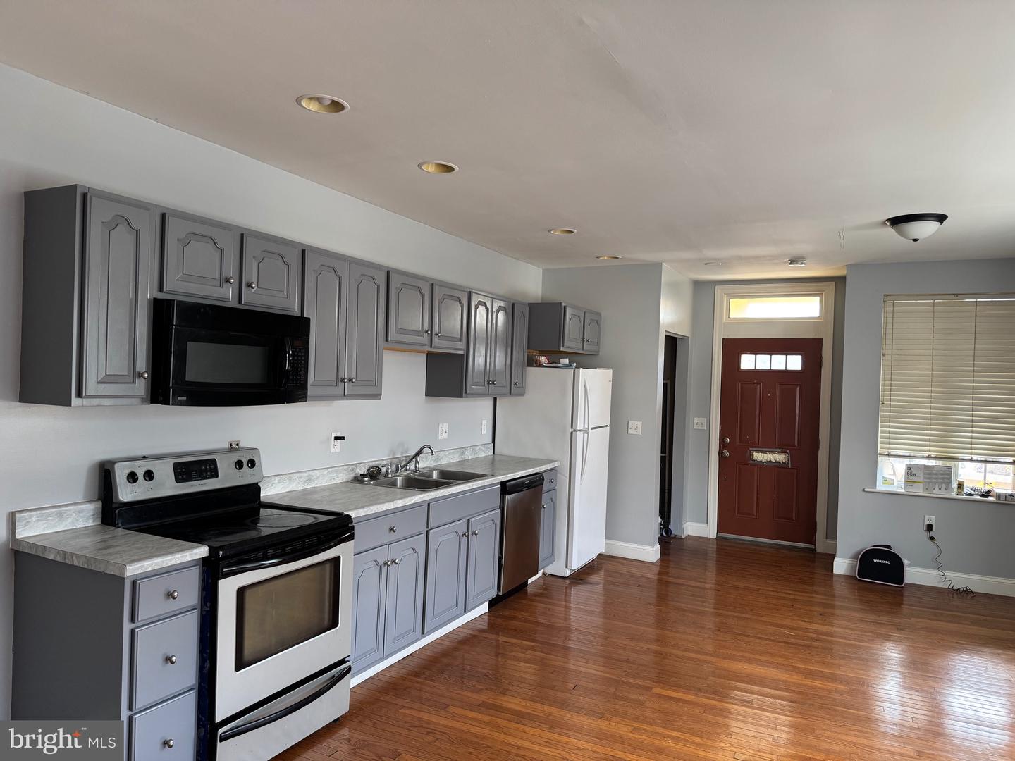 301 Baltimore Ave Property Photo 7