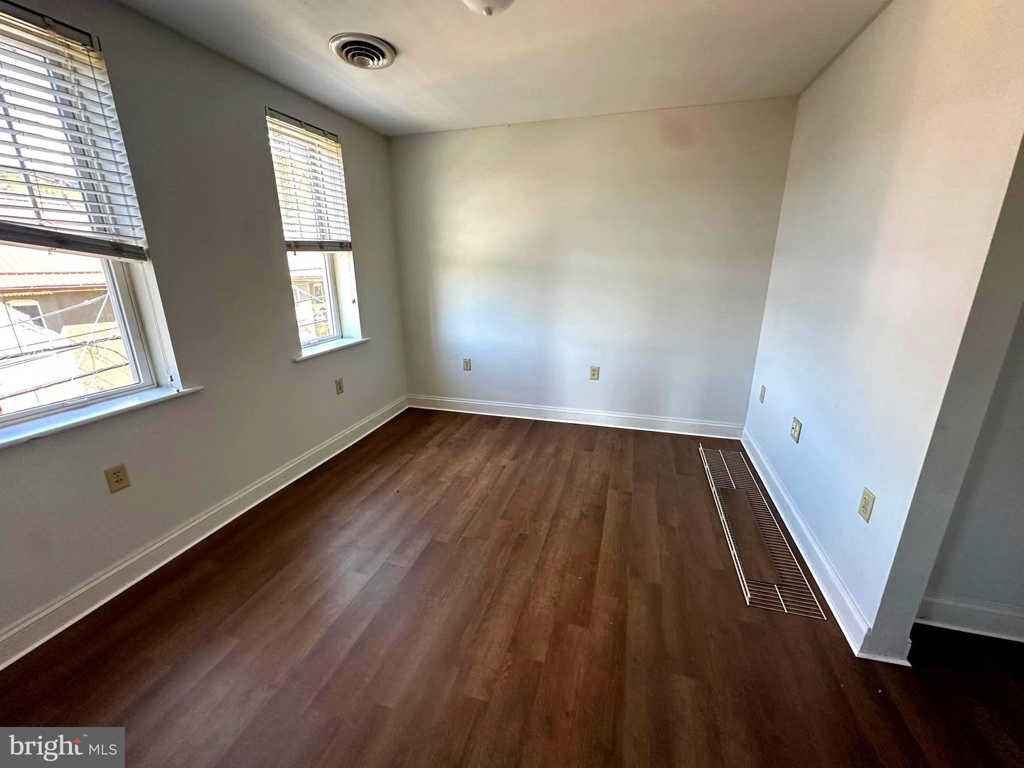 301 Baltimore Ave Property Photo 19
