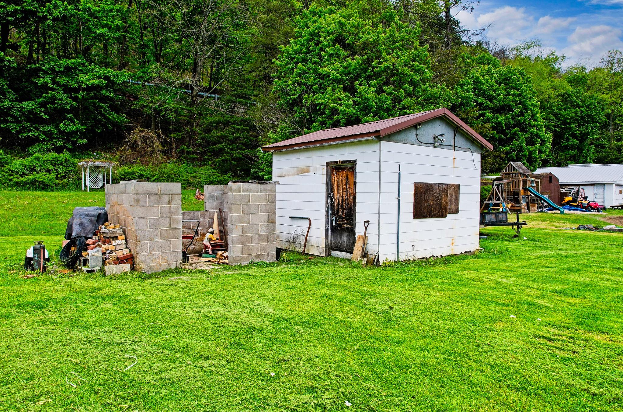 17 Park Property Photo 14
