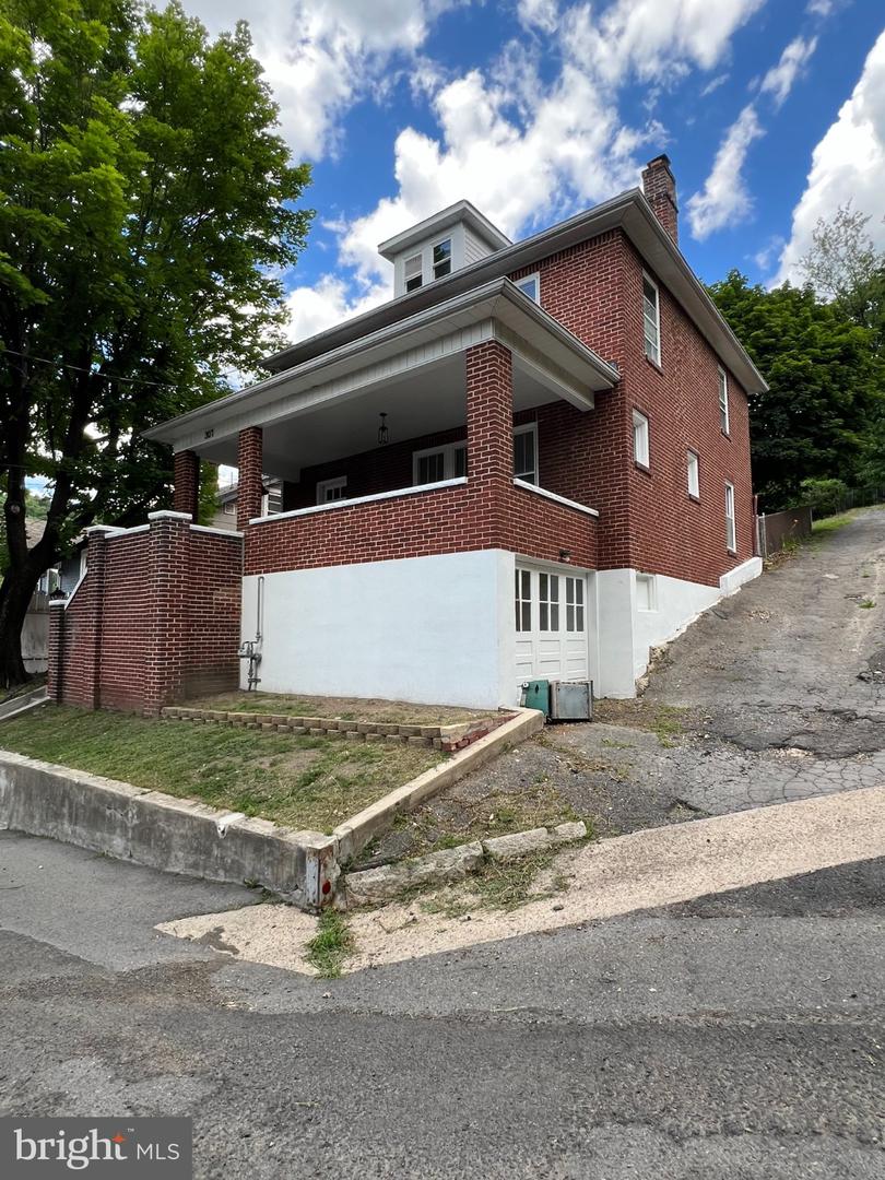 307 Helen St Property Photo 1