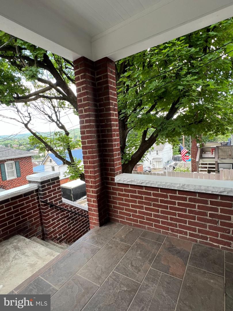 307 Helen St Property Photo 7
