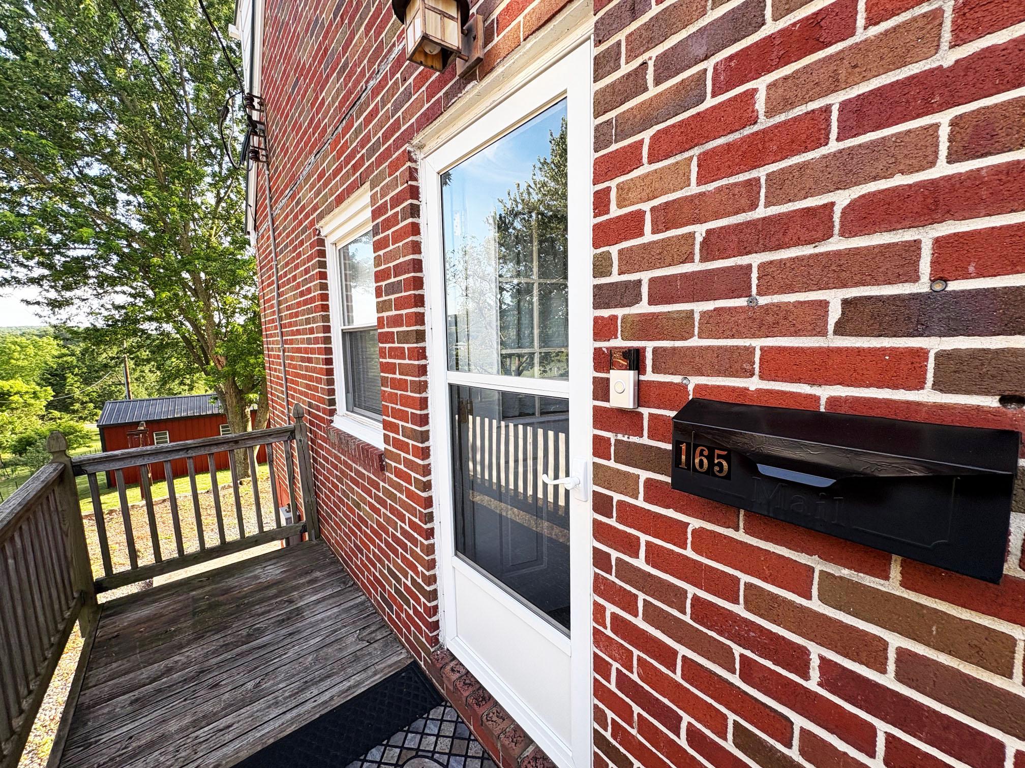 165 Washington St Property Photo 37