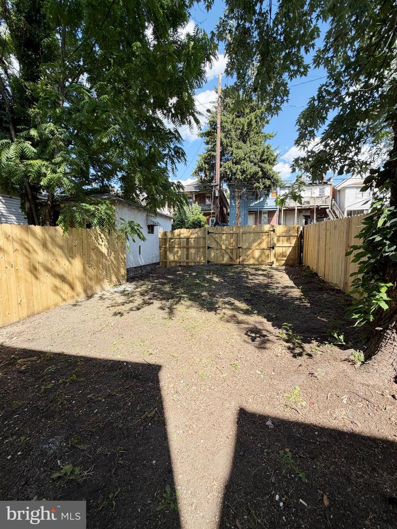 708 Elm St Property Photo 10